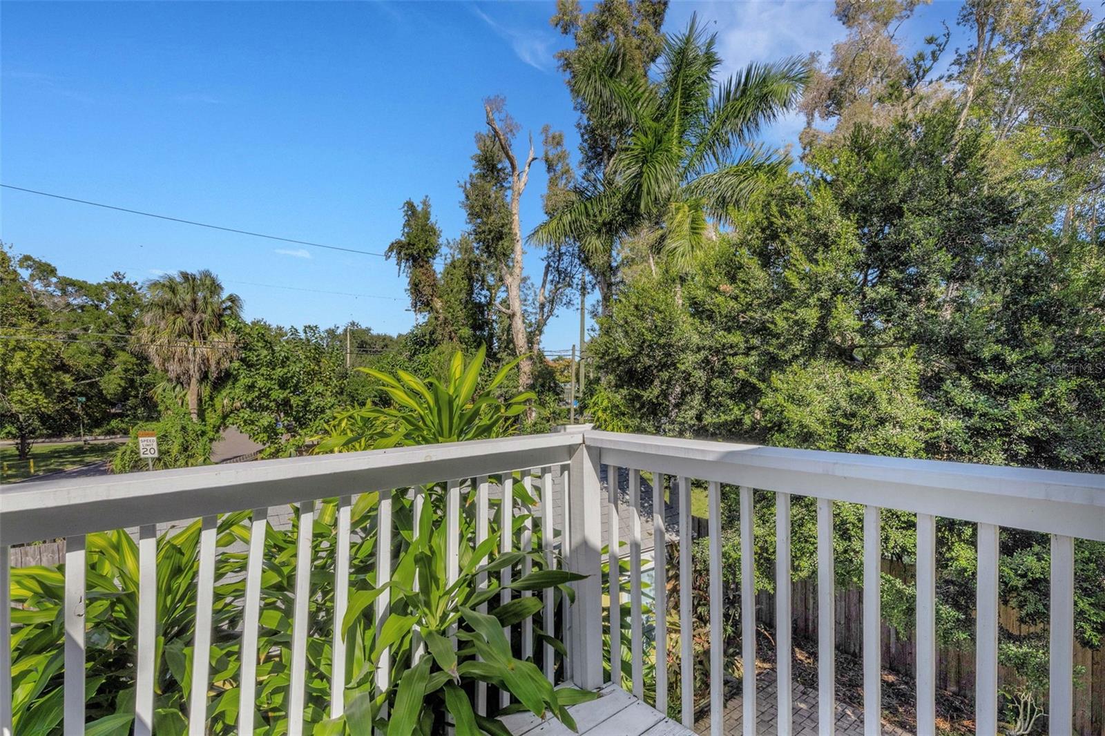 Image 64 of 90 For 717 12th Avenue N