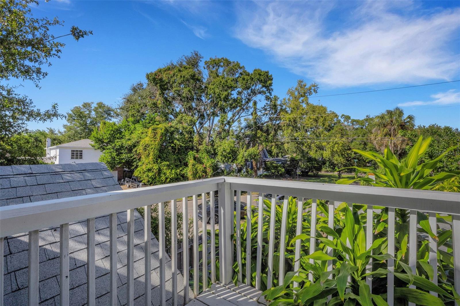 Image 65 of 90 For 717 12th Avenue N