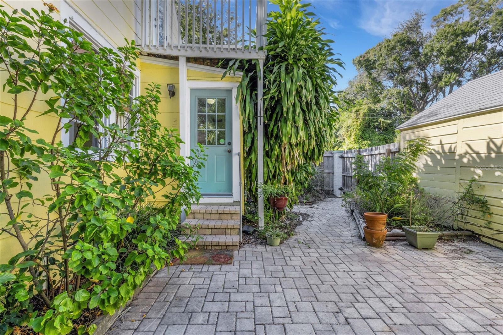 Image 69 of 90 For 717 12th Avenue N