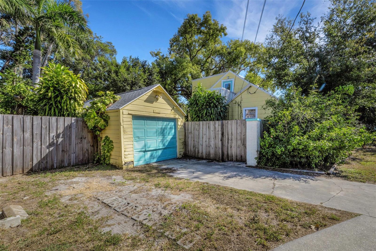 Image 77 of 90 For 717 12th Avenue N