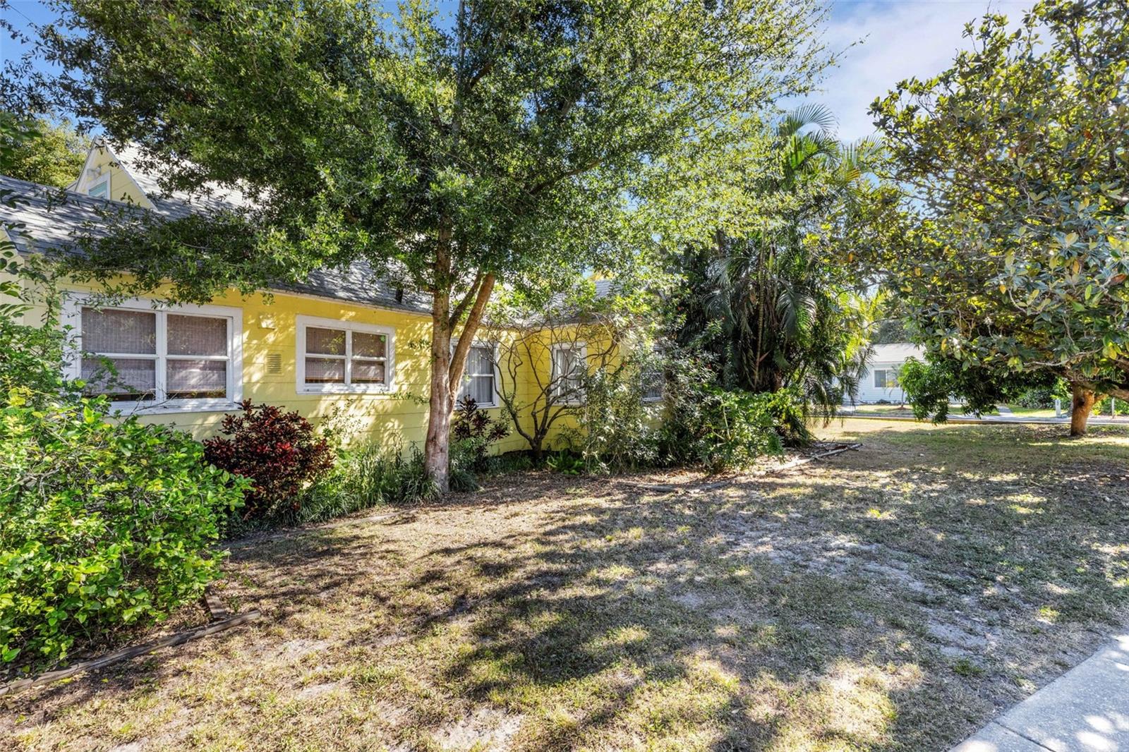 Image 79 of 90 For 717 12th Avenue N