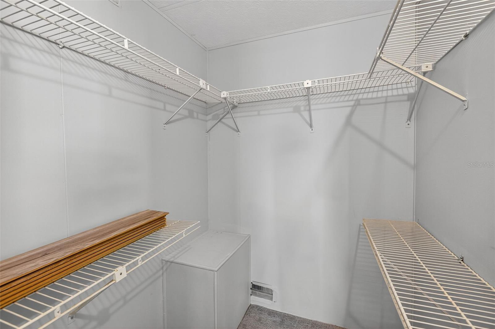 Image 17 of 70 For 730 Blanca  