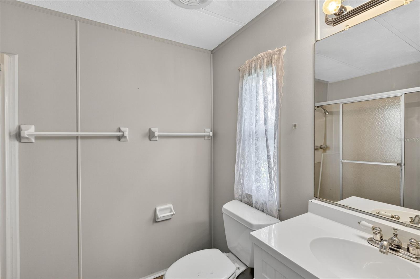 Image 18 of 70 For 730 Blanca  