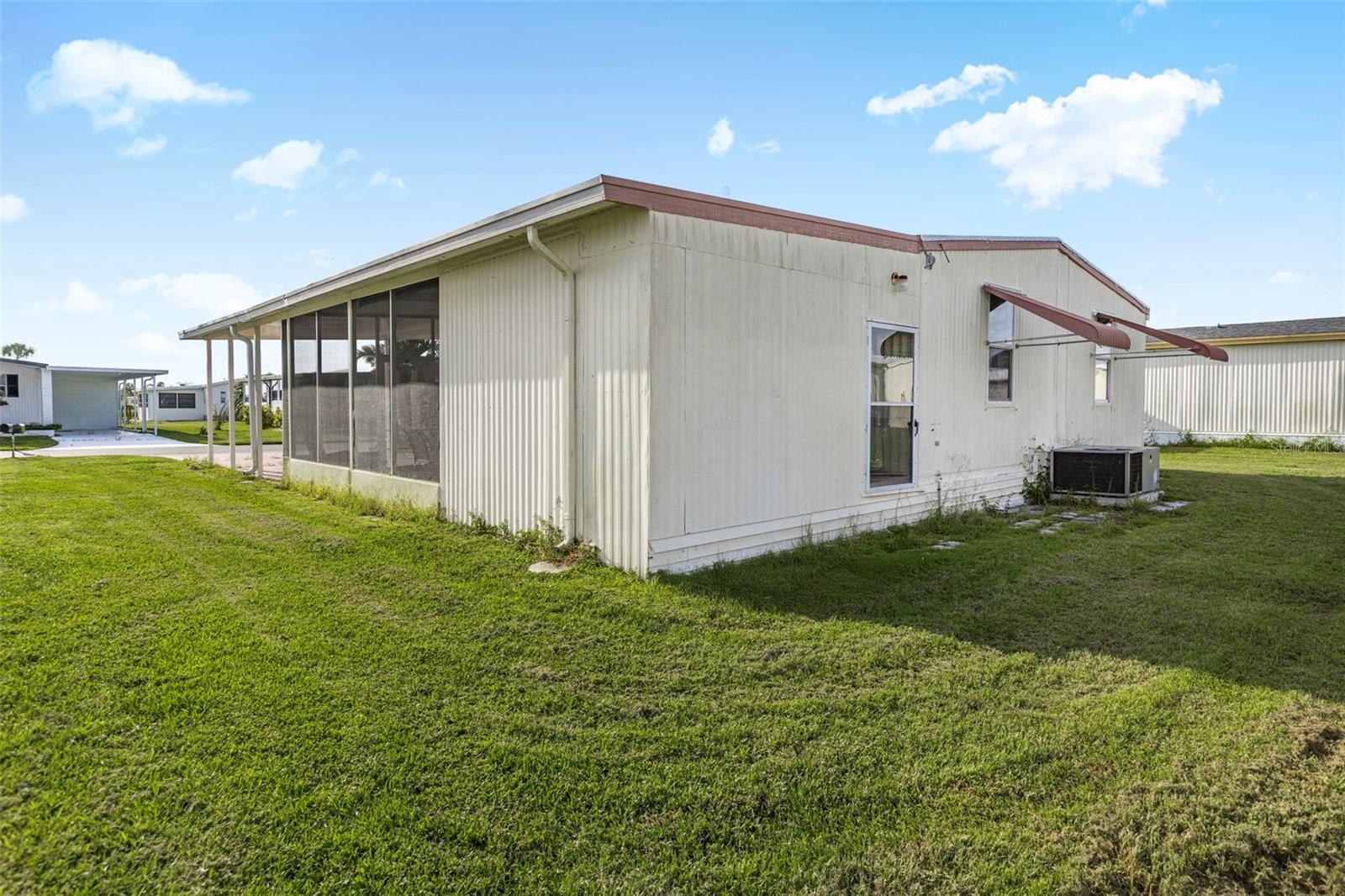 Image 23 of 70 For 730 Blanca  