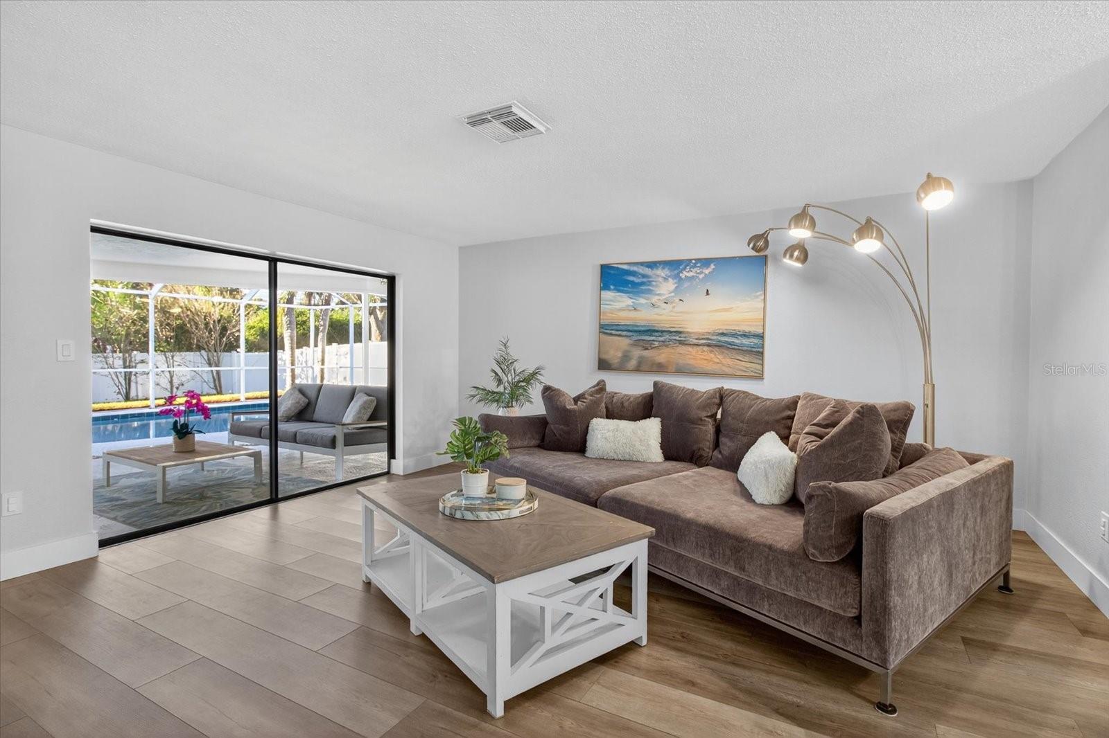 Listing photo id 8 for 2961 Heather Trail