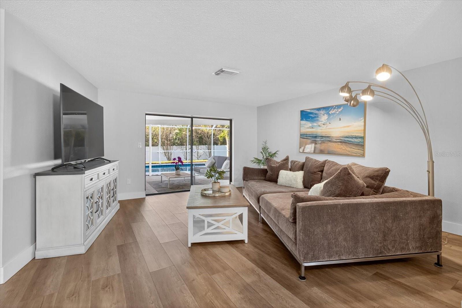 Listing photo id 9 for 2961 Heather Trail