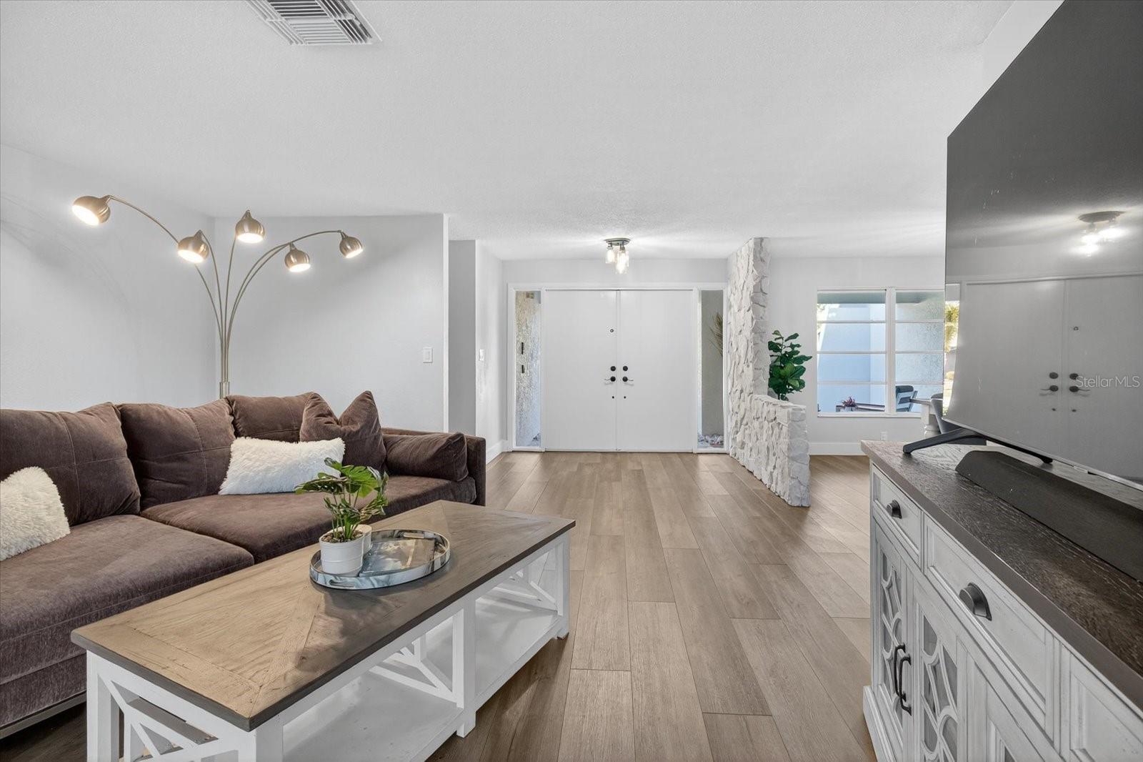 Listing photo id 11 for 2961 Heather Trail