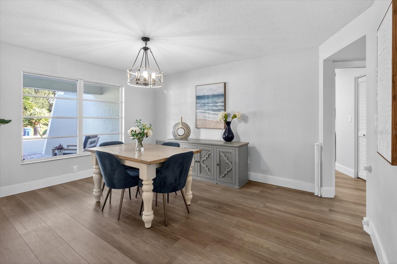 Listing photo id 12 for 2961 Heather Trail