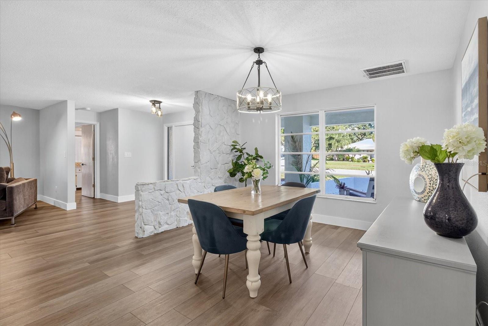 Listing photo id 14 for 2961 Heather Trail