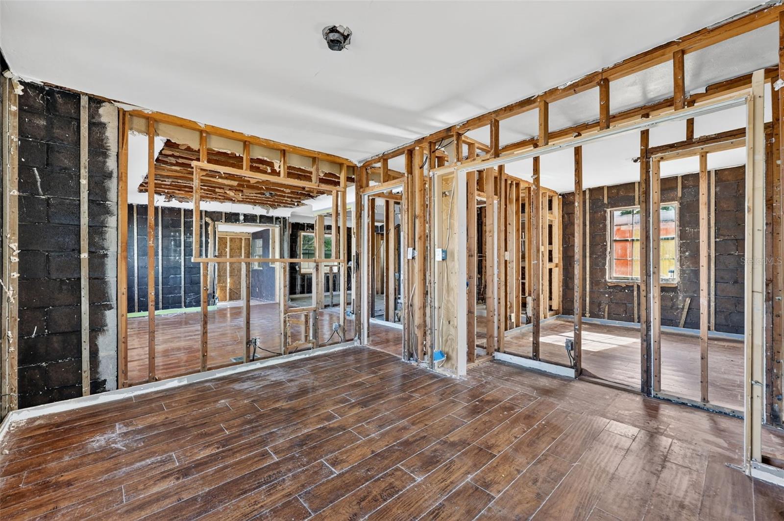 Image 13 of 25 For 566 182nd Avenue E