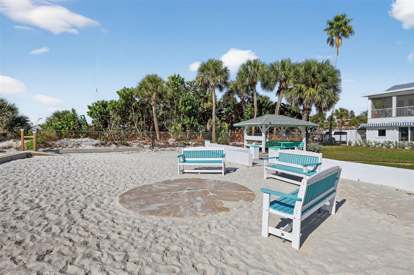 Image 19 of 25 For 566 182nd Avenue E