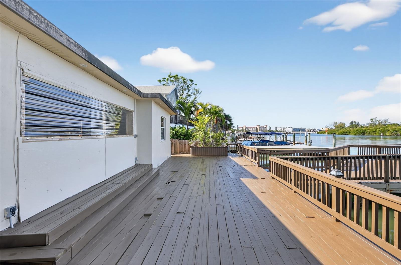 Image 4 of 25 For 566 182nd Avenue E