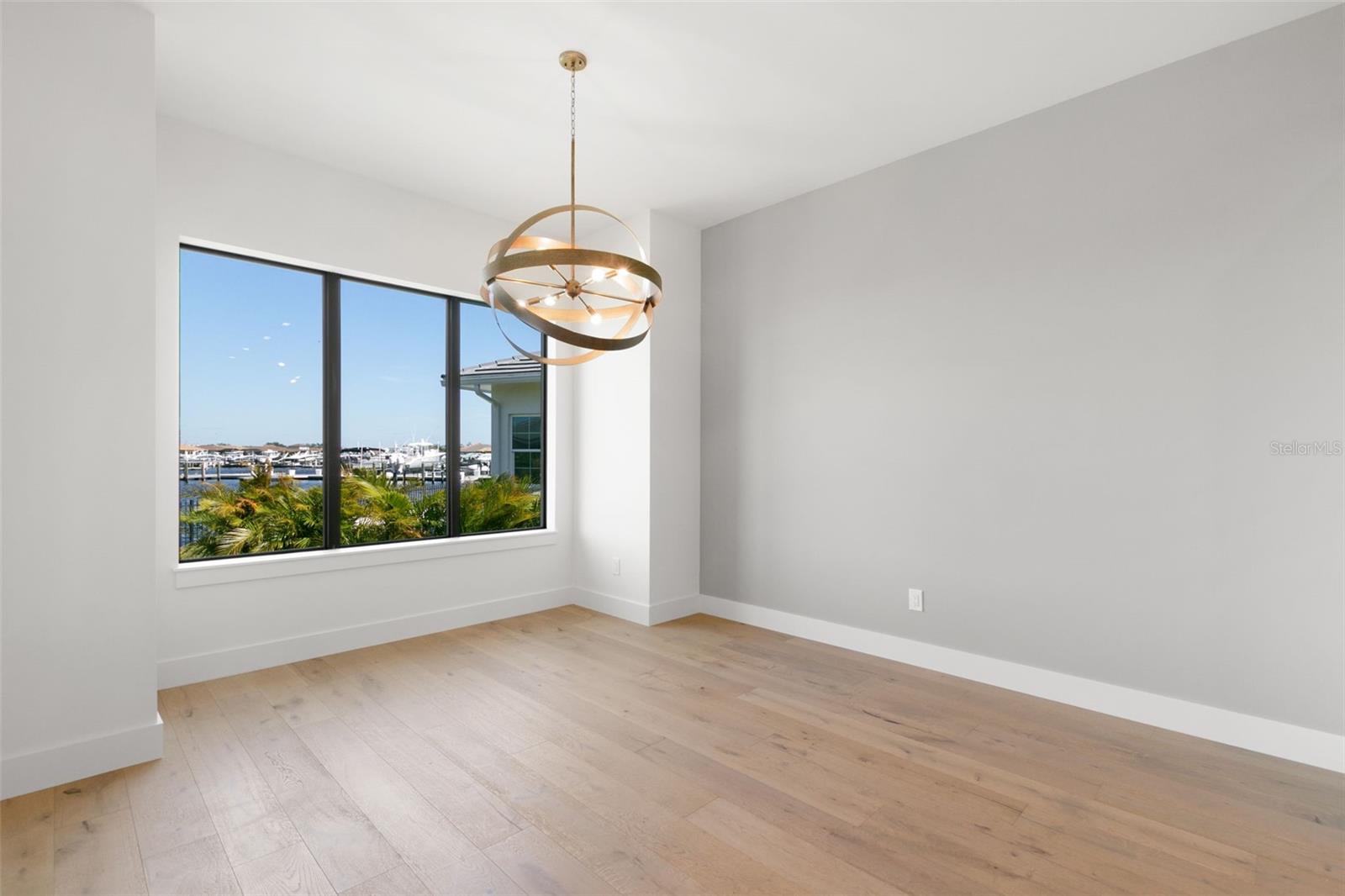 Image 10 of 68 For 1810 4th Street E