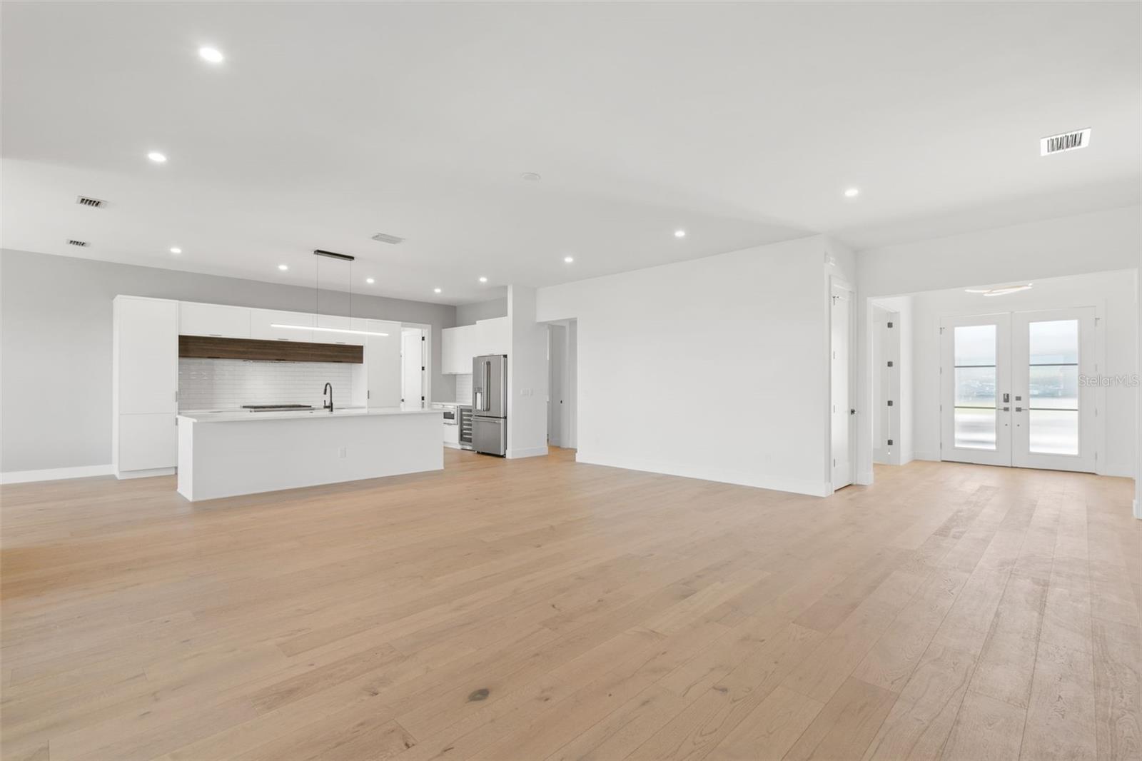 Image 13 of 68 For 1810 4th Street E