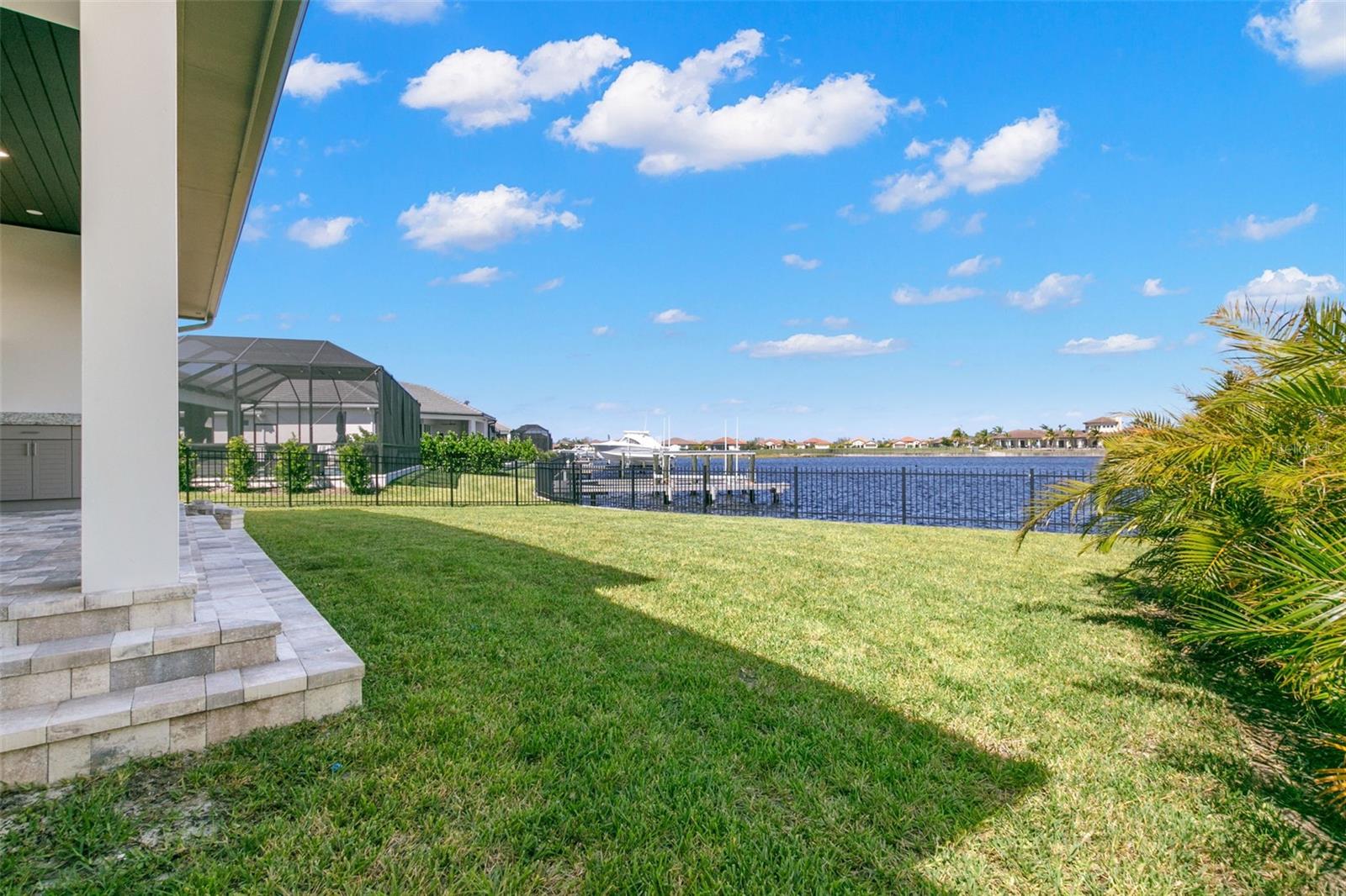 Image 21 of 68 For 1810 4th Street E