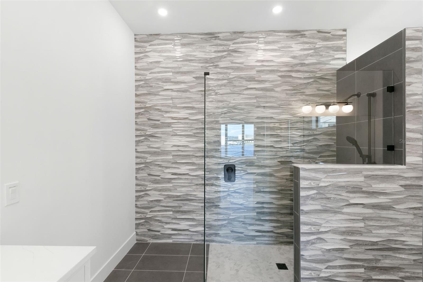 Image 26 of 68 For 1810 4th Street E