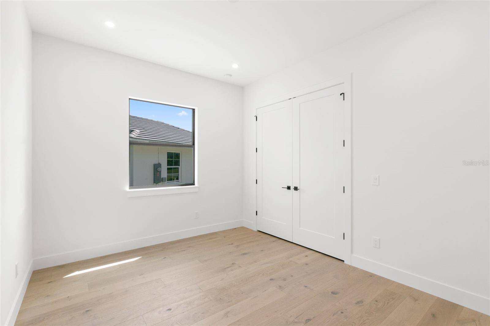 Image 29 of 68 For 1810 4th Street E