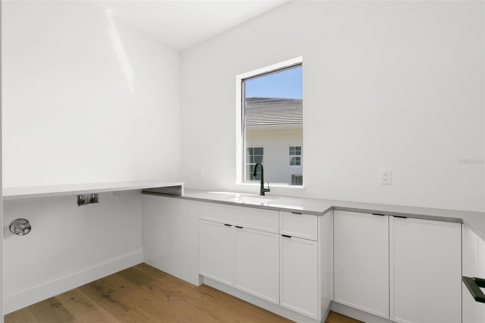 Image 35 of 68 For 1810 4th Street E