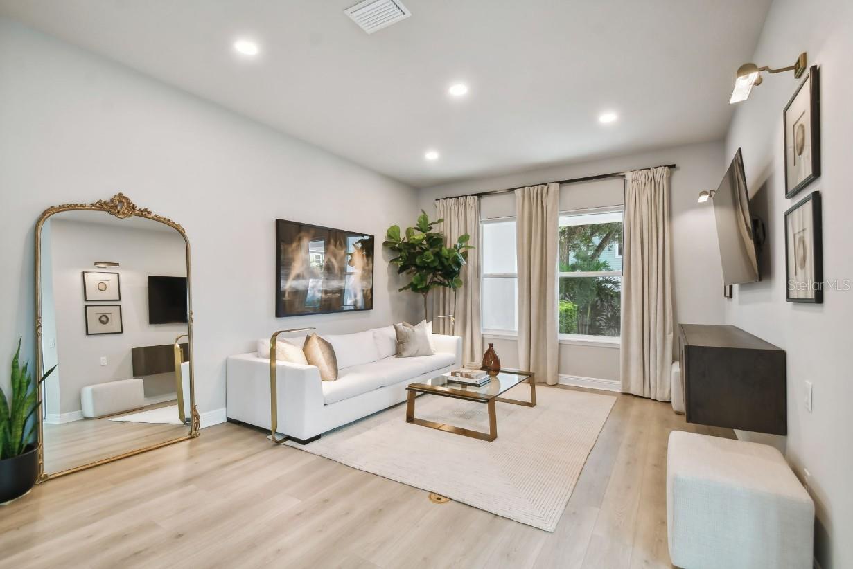 Image 17 of 36 For 3814 De Leon Street 2