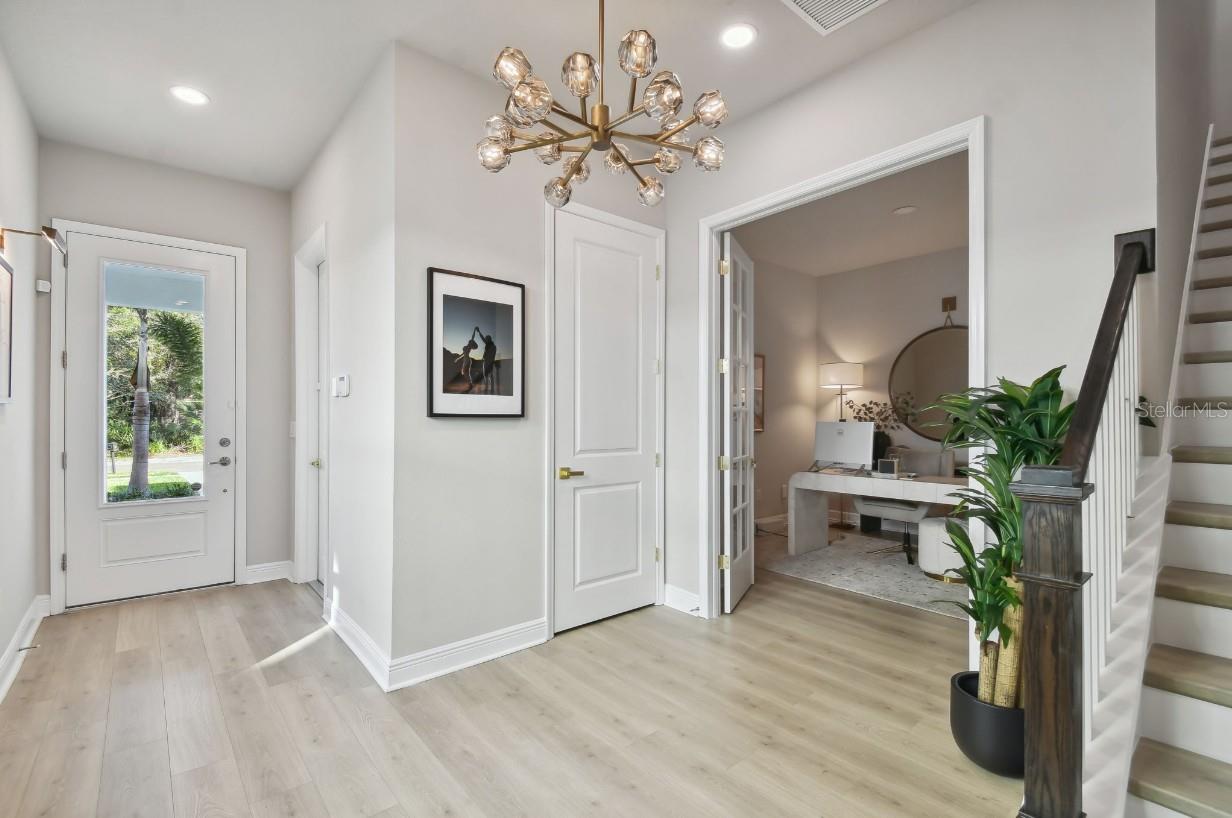 Image 5 of 36 For 3814 De Leon Street 2