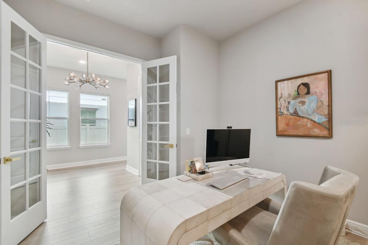 Image 6 of 36 For 3814 De Leon Street 2