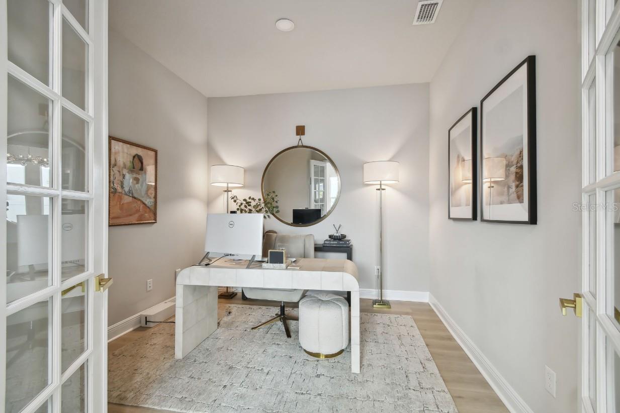 Image 7 of 36 For 3814 De Leon Street 2