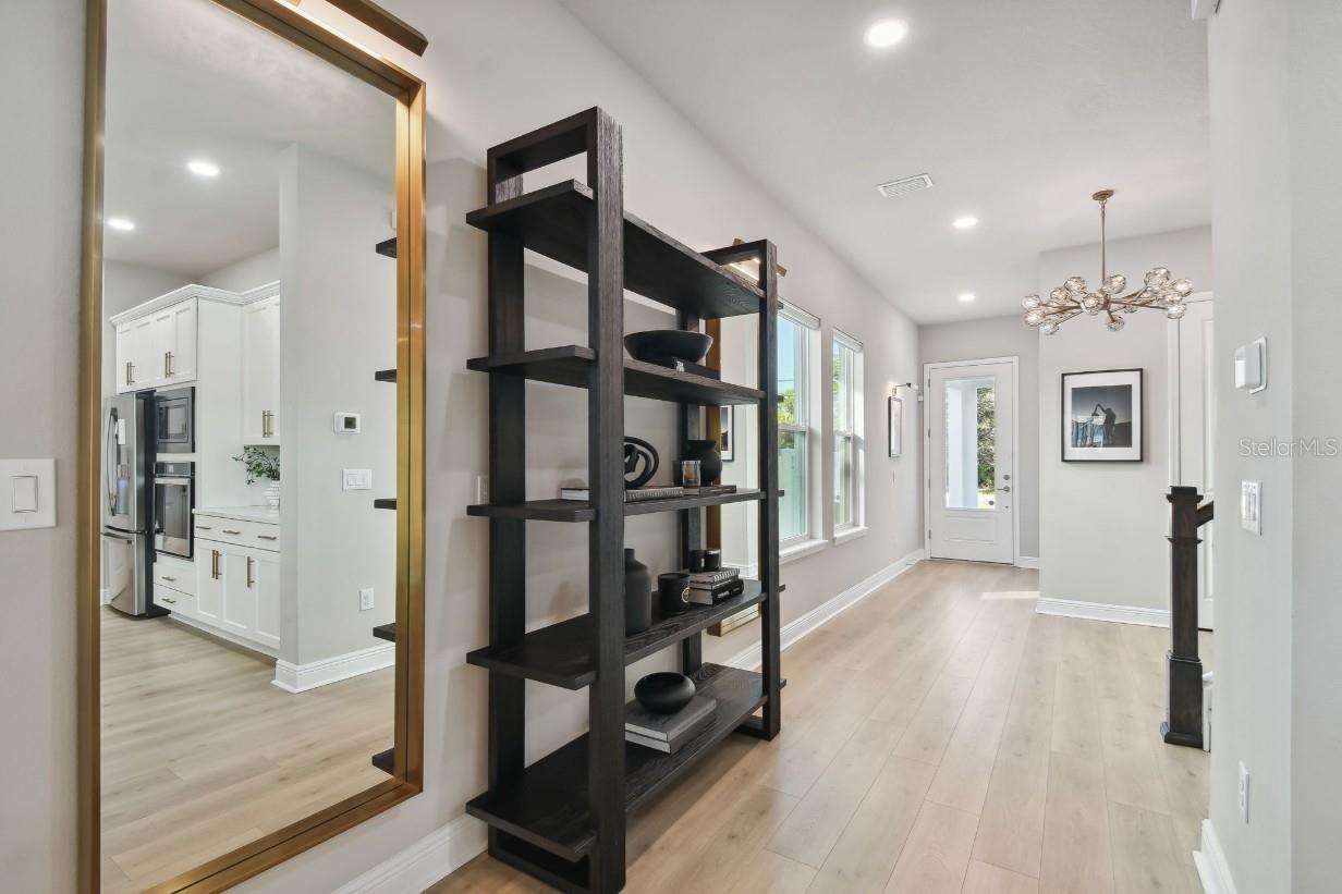 Image 8 of 36 For 3814 De Leon Street 2