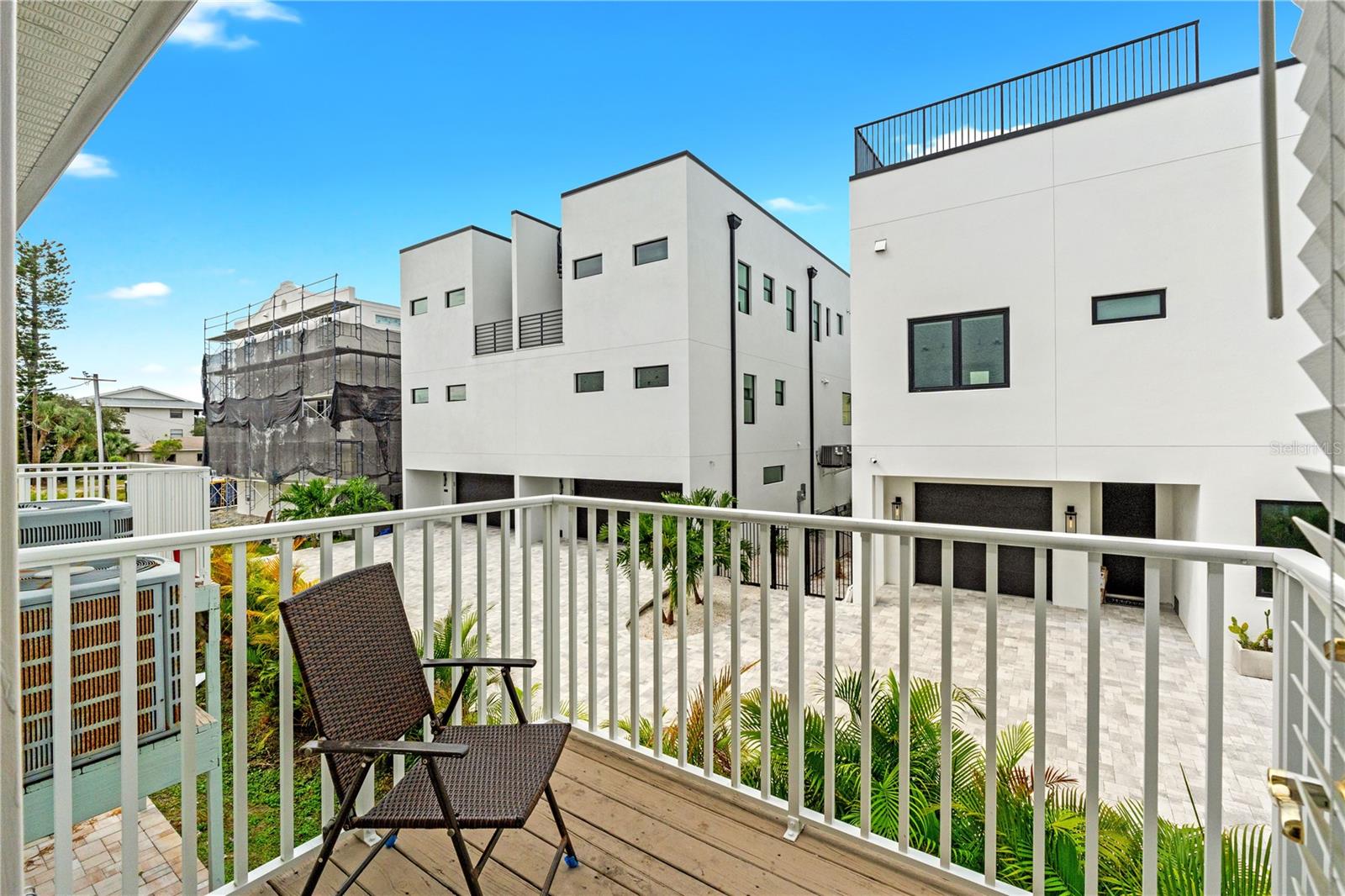 Image 13 of 37 For 2204 1st Street F