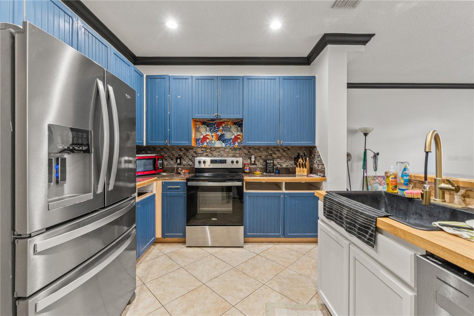 Image 23 of 37 For 2204 1st Street F