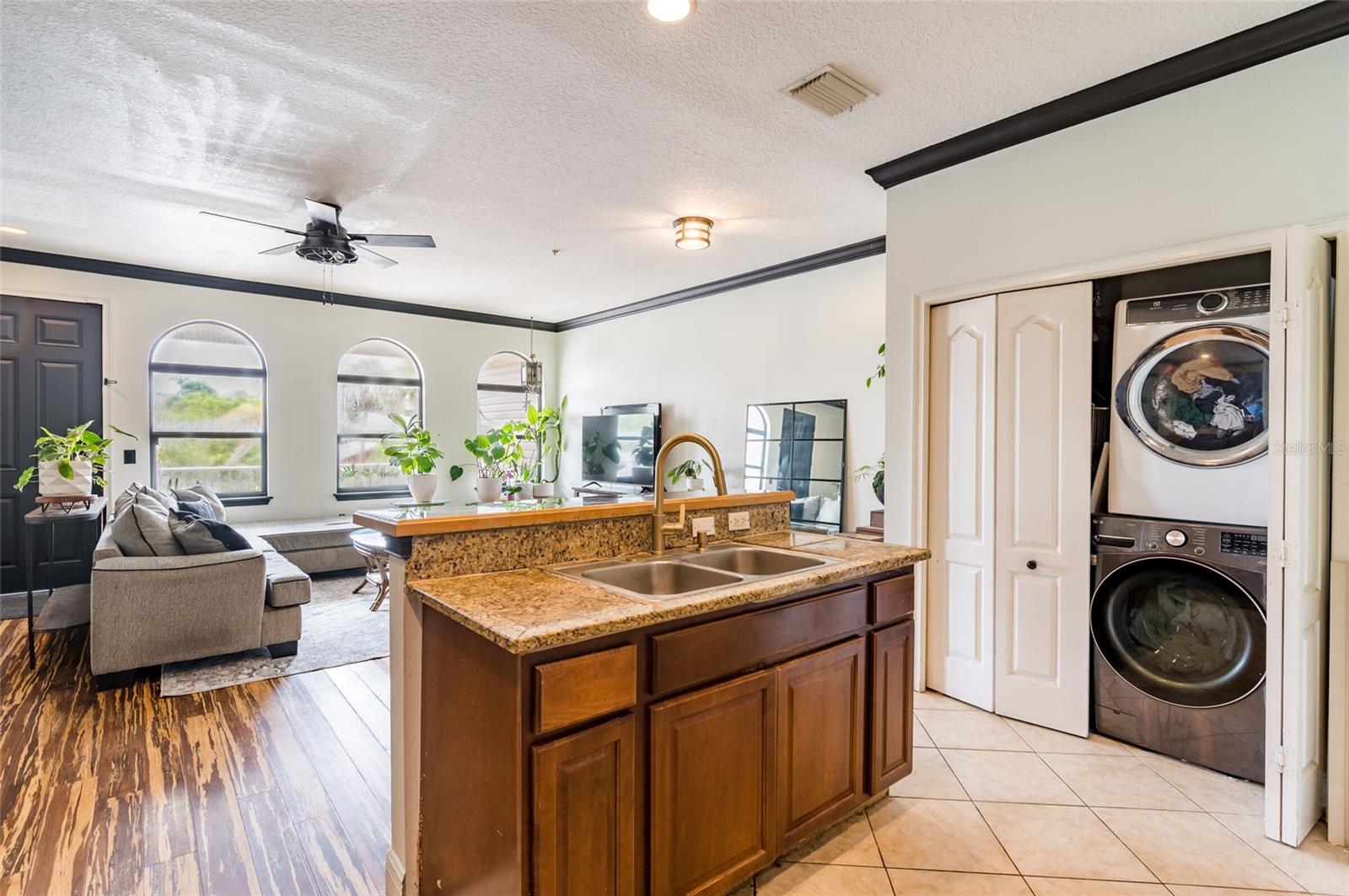 Image 24 of 37 For 2204 1st Street F