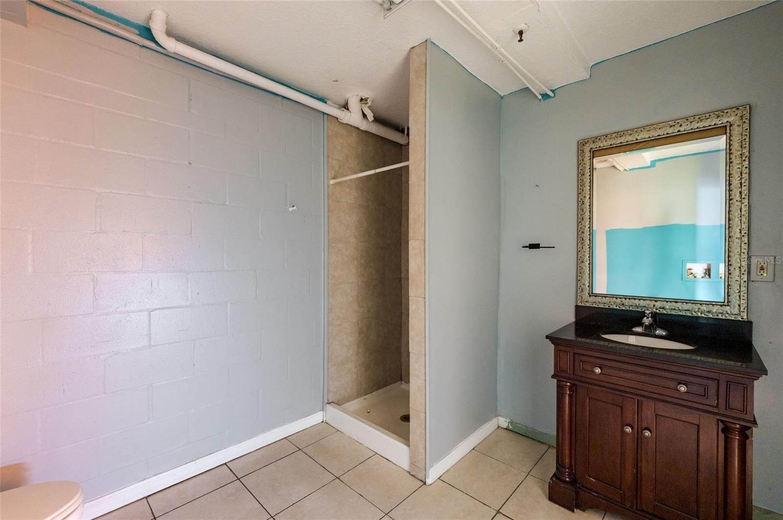 Image 34 of 37 For 2204 1st Street F