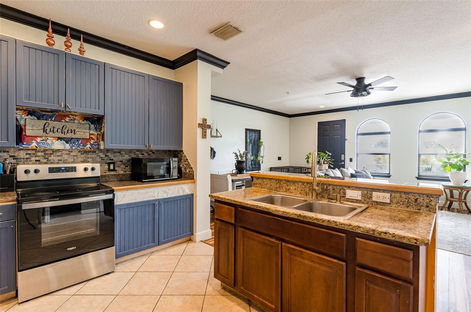 Image 8 of 37 For 2204 1st Street F