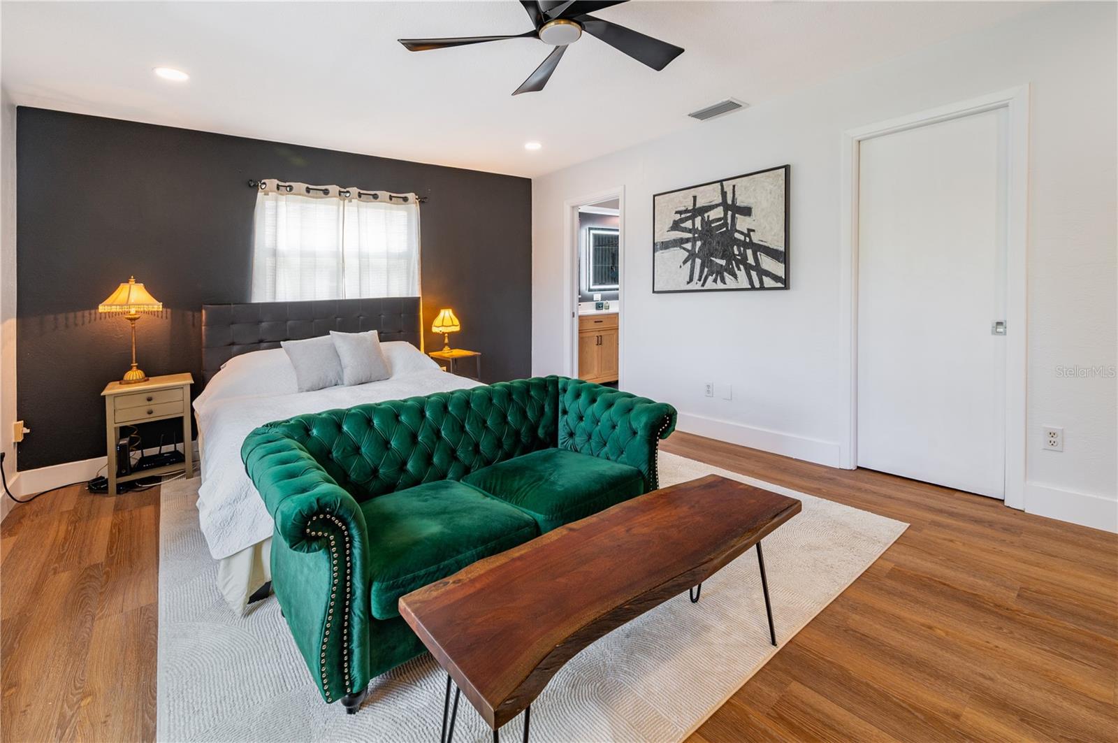 Image 12 of 41 For 1097 Eden Isle Boulevard Ne 3