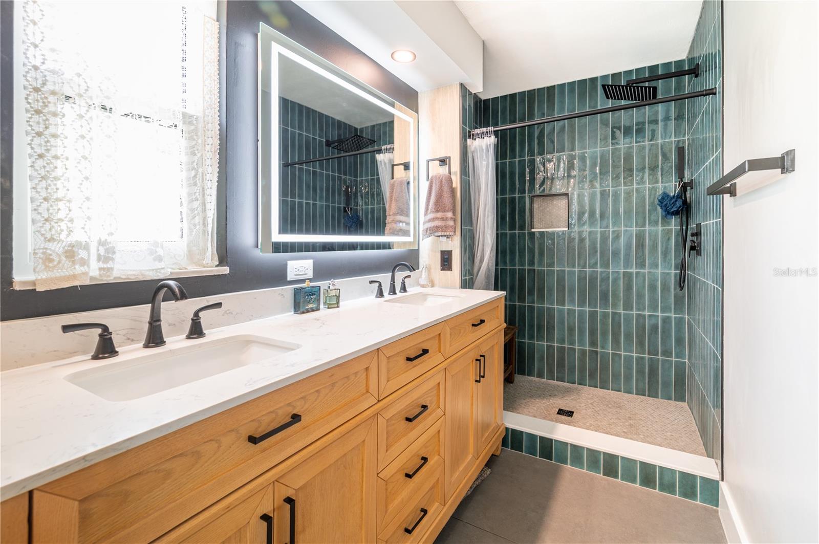 Image 14 of 41 For 1097 Eden Isle Boulevard Ne 3