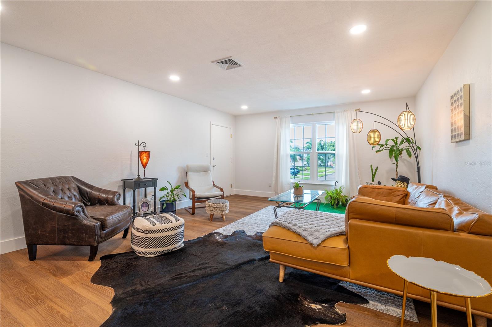 Image 18 of 41 For 1097 Eden Isle Boulevard Ne 3