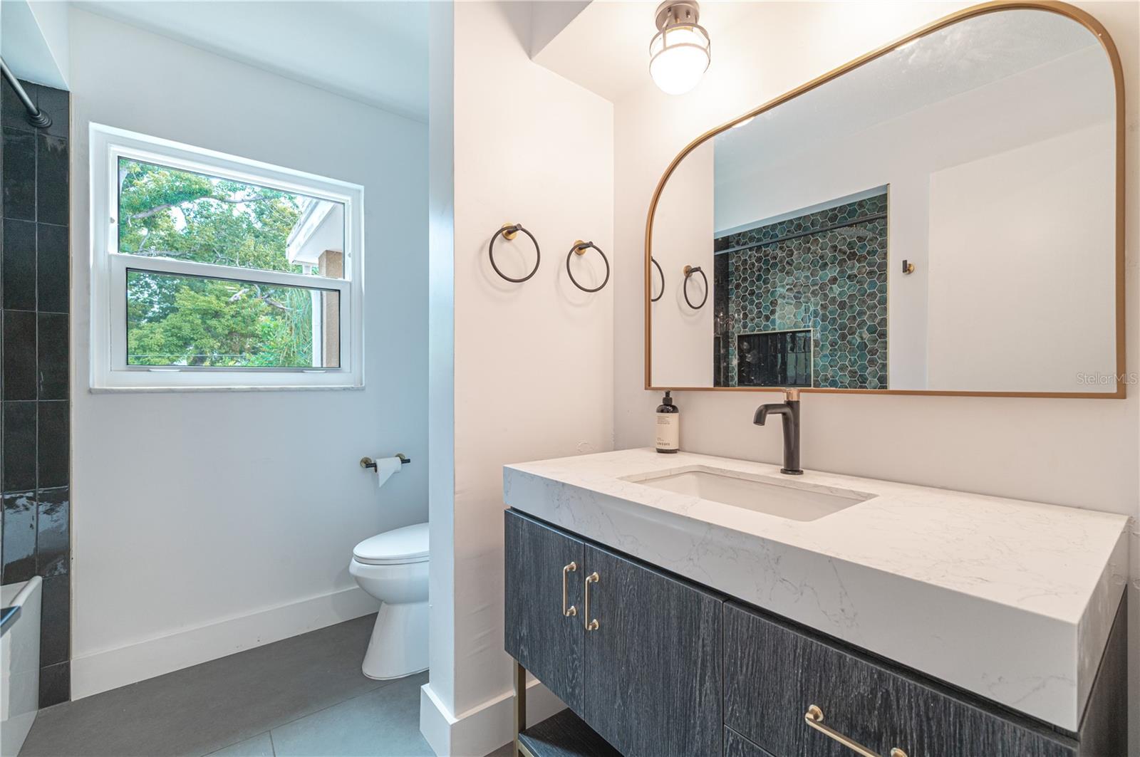 Image 21 of 41 For 1097 Eden Isle Boulevard Ne 3