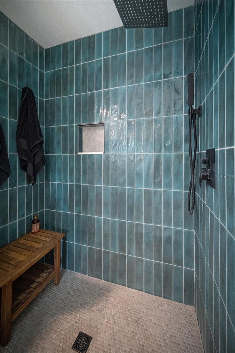 Image 29 of 41 For 1097 Eden Isle Boulevard Ne 3