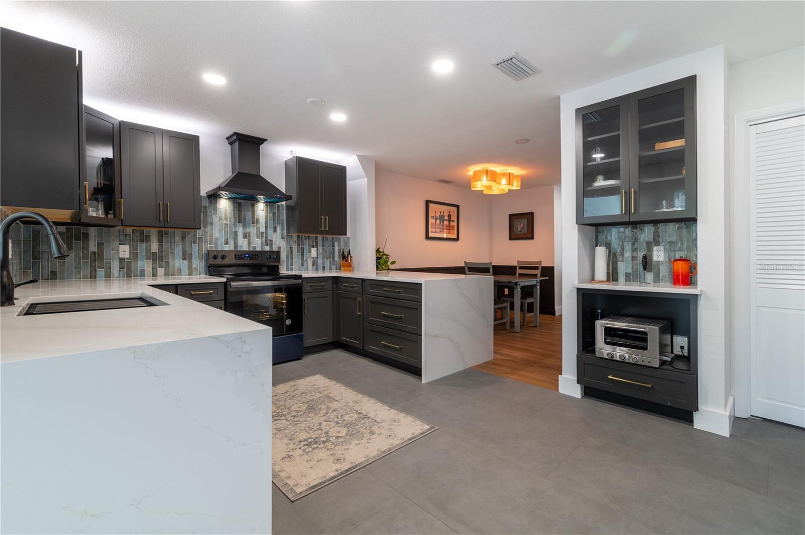 Image 5 of 41 For 1097 Eden Isle Boulevard Ne 3