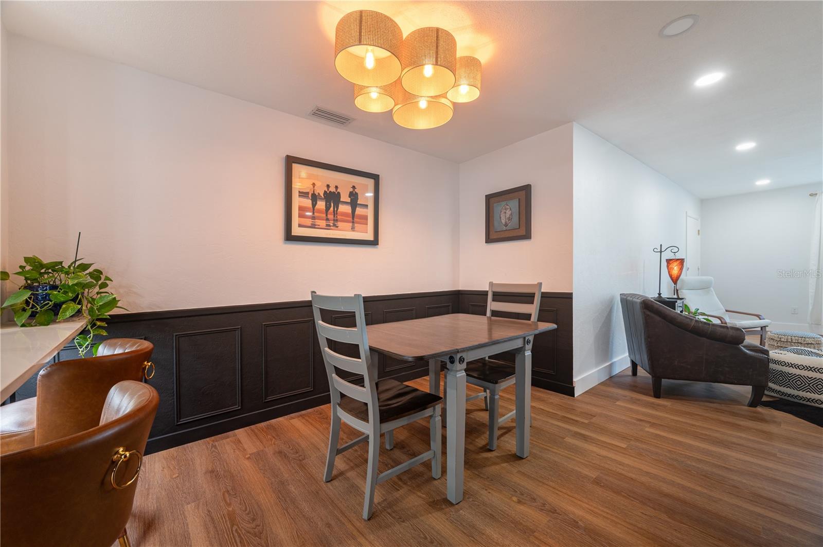 Image 8 of 41 For 1097 Eden Isle Boulevard Ne 3