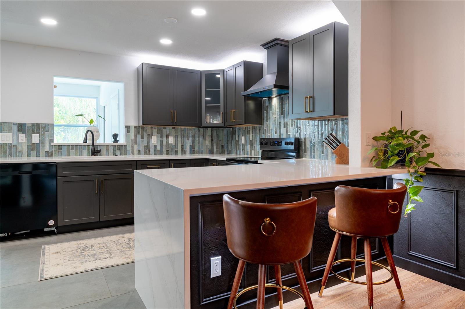 Image 9 of 41 For 1097 Eden Isle Boulevard Ne 3