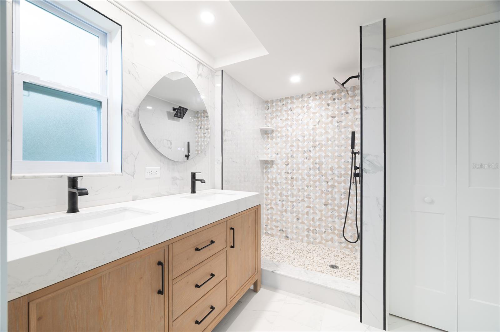 Image 6 of 13 For 1001 Eden Isle Boulevard Ne 3