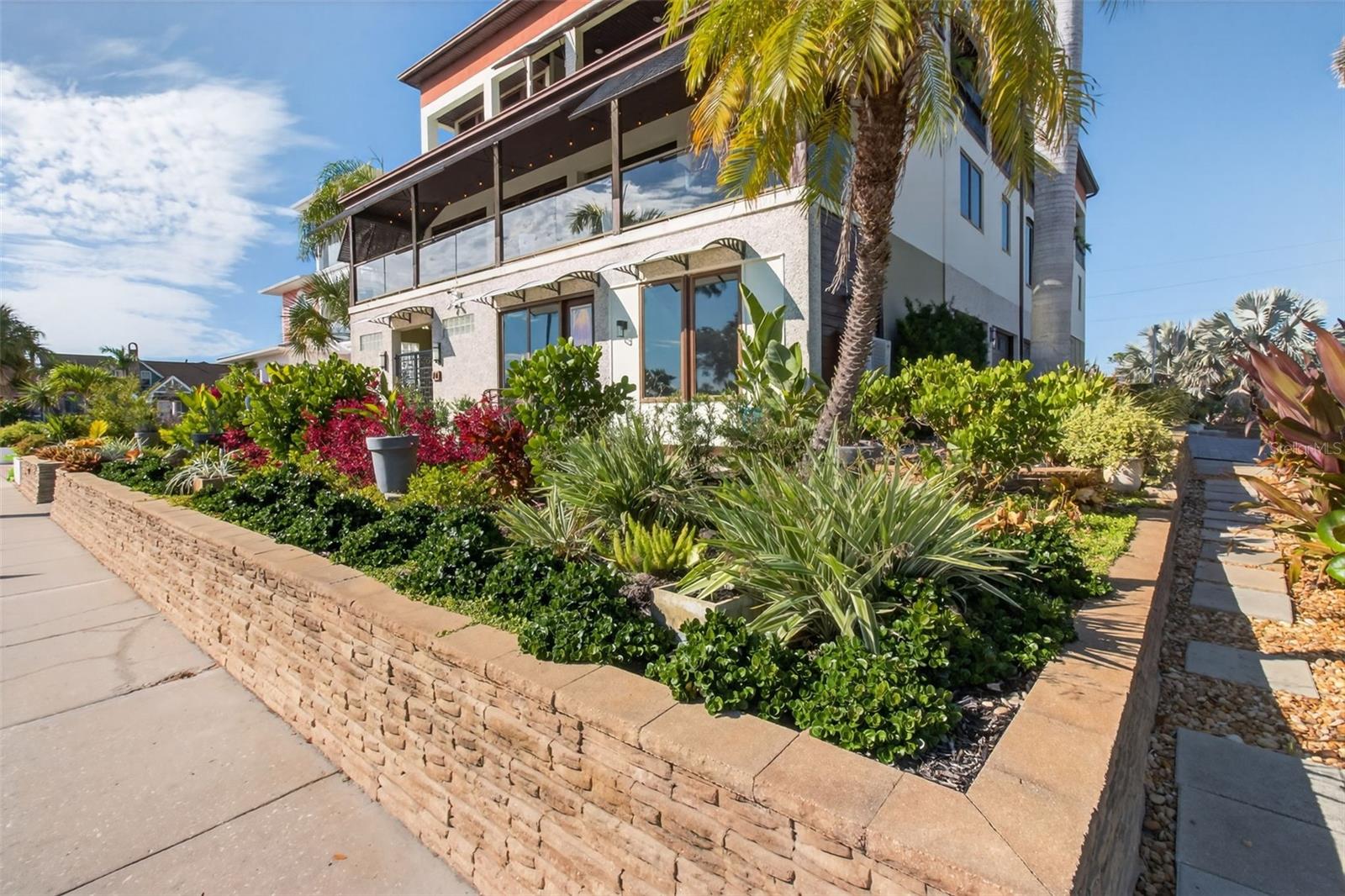 Image 10 of 100 For 5659 Shore Boulevard S