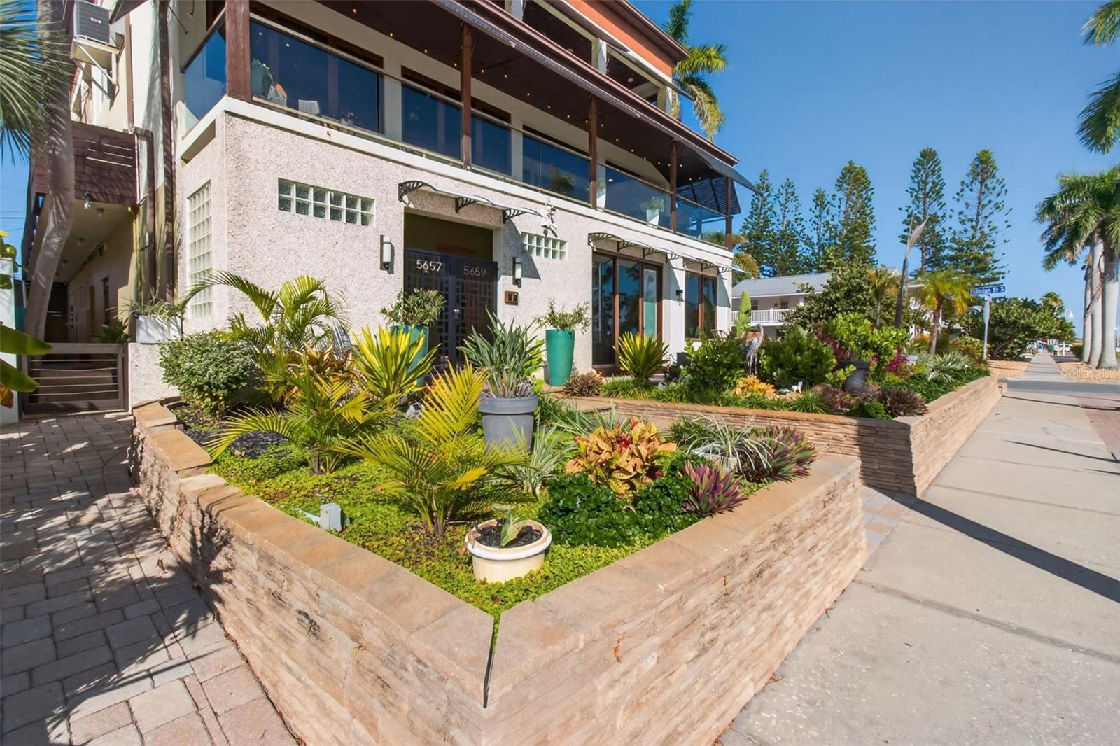 Image 12 of 100 For 5659 Shore Boulevard S