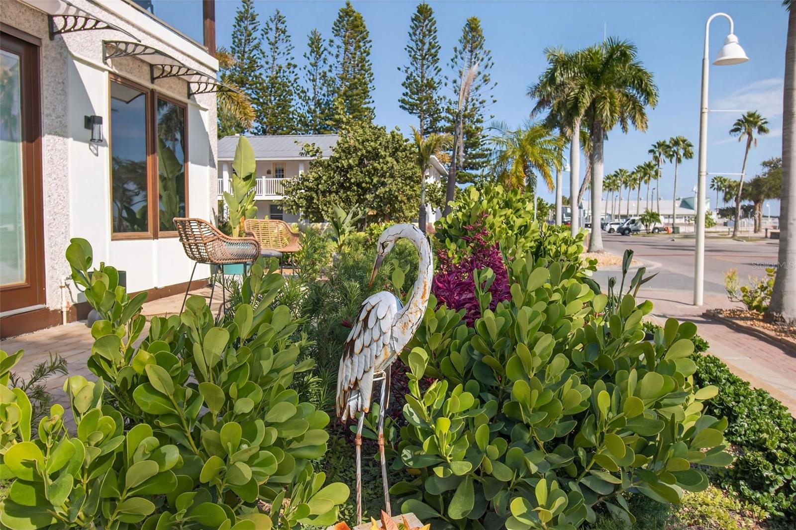 Image 13 of 100 For 5659 Shore Boulevard S