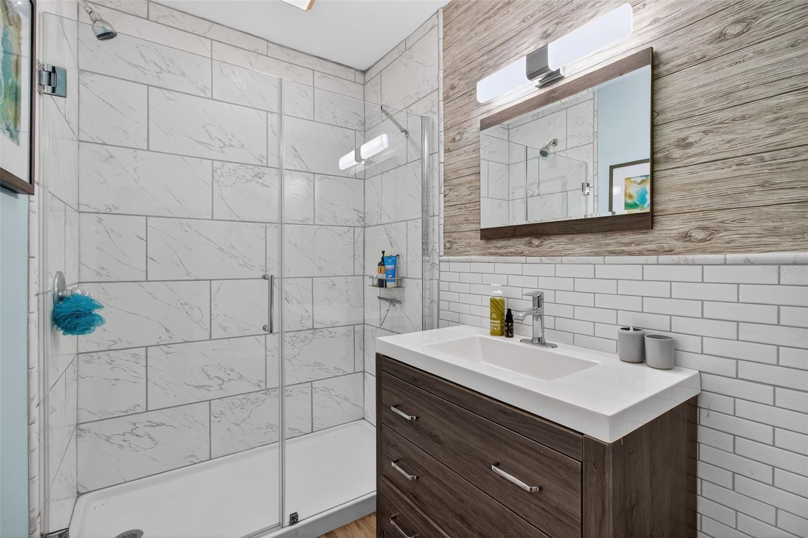 Image 33 of 100 For 5659 Shore Boulevard S