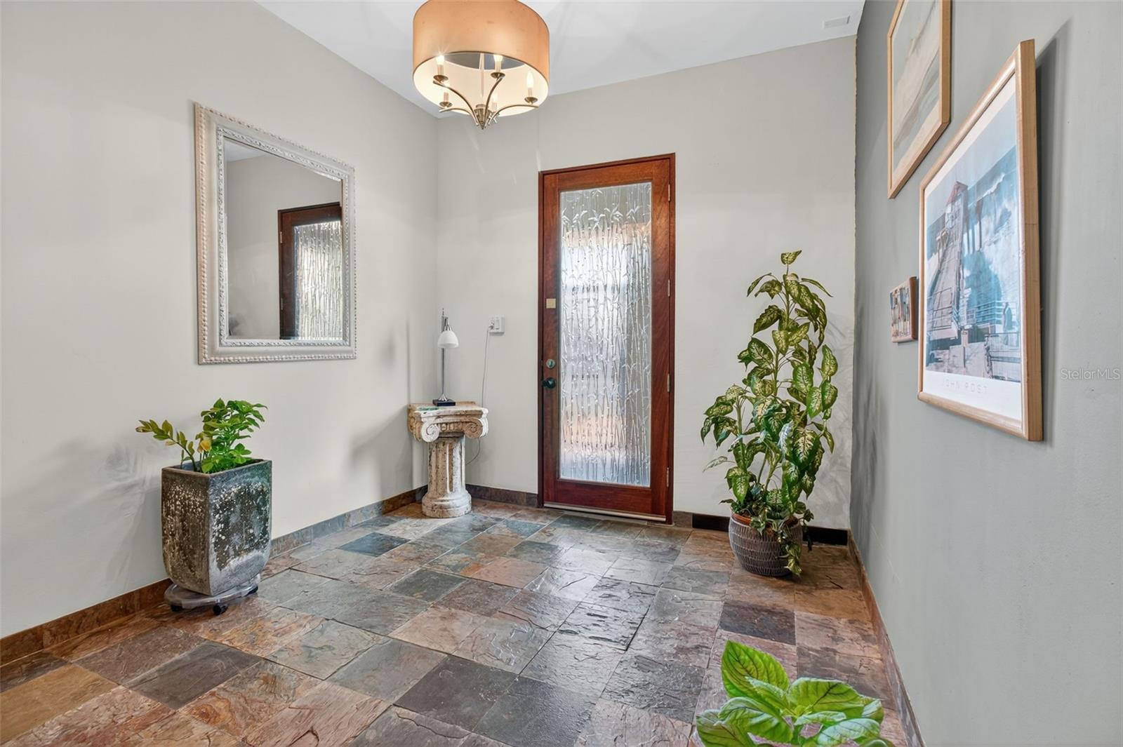 Image 39 of 100 For 5659 Shore Boulevard S