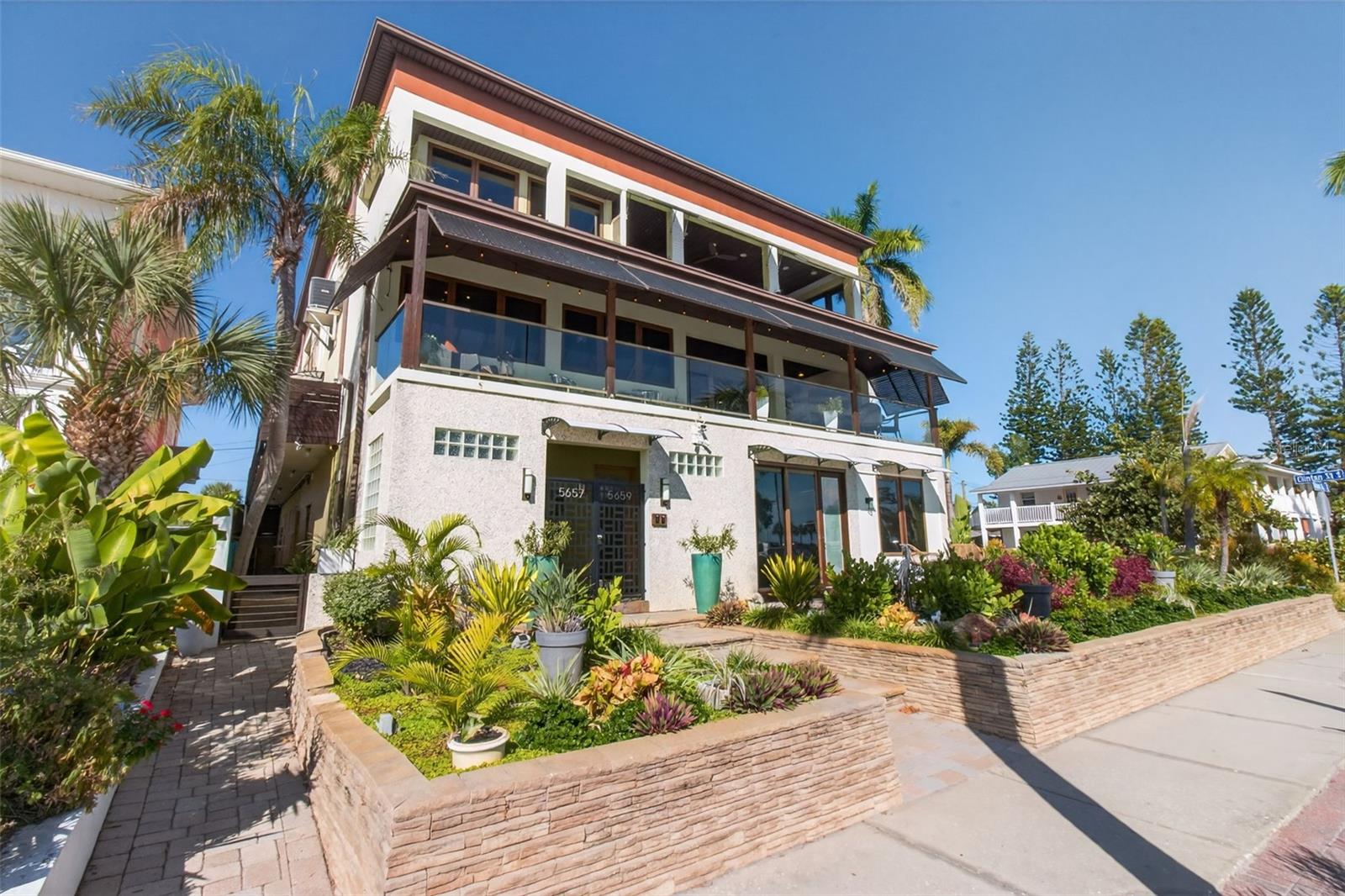 Image 6 of 100 For 5659 Shore Boulevard S