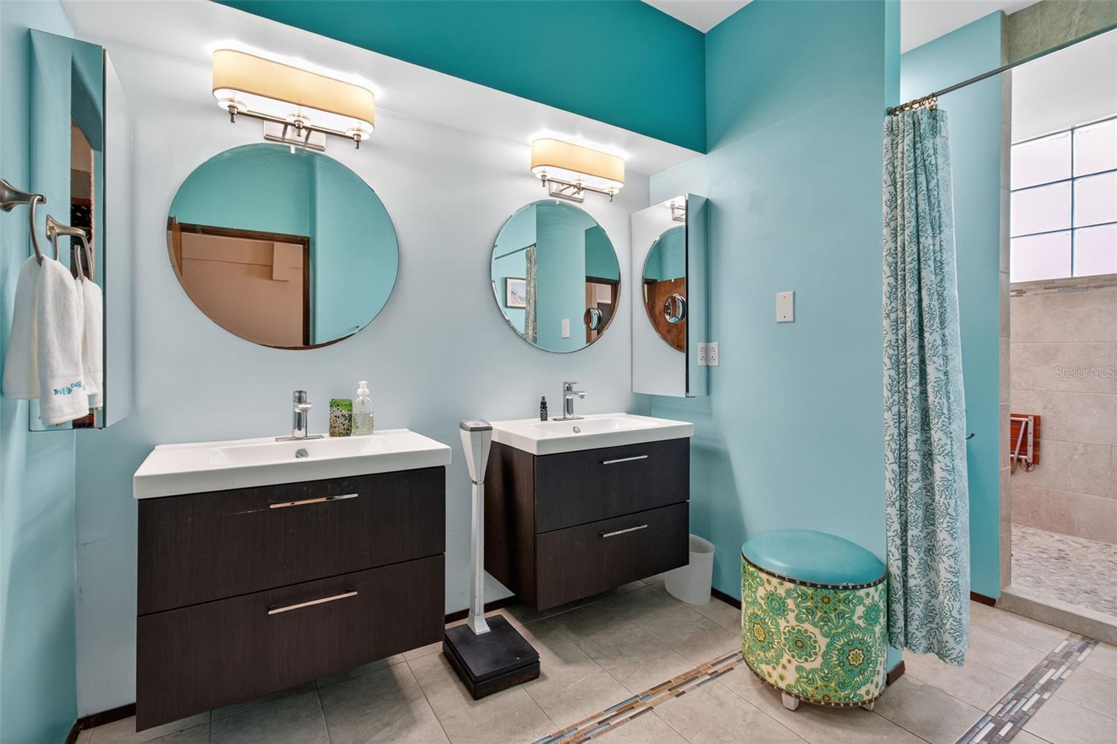 Image 62 of 100 For 5659 Shore Boulevard S