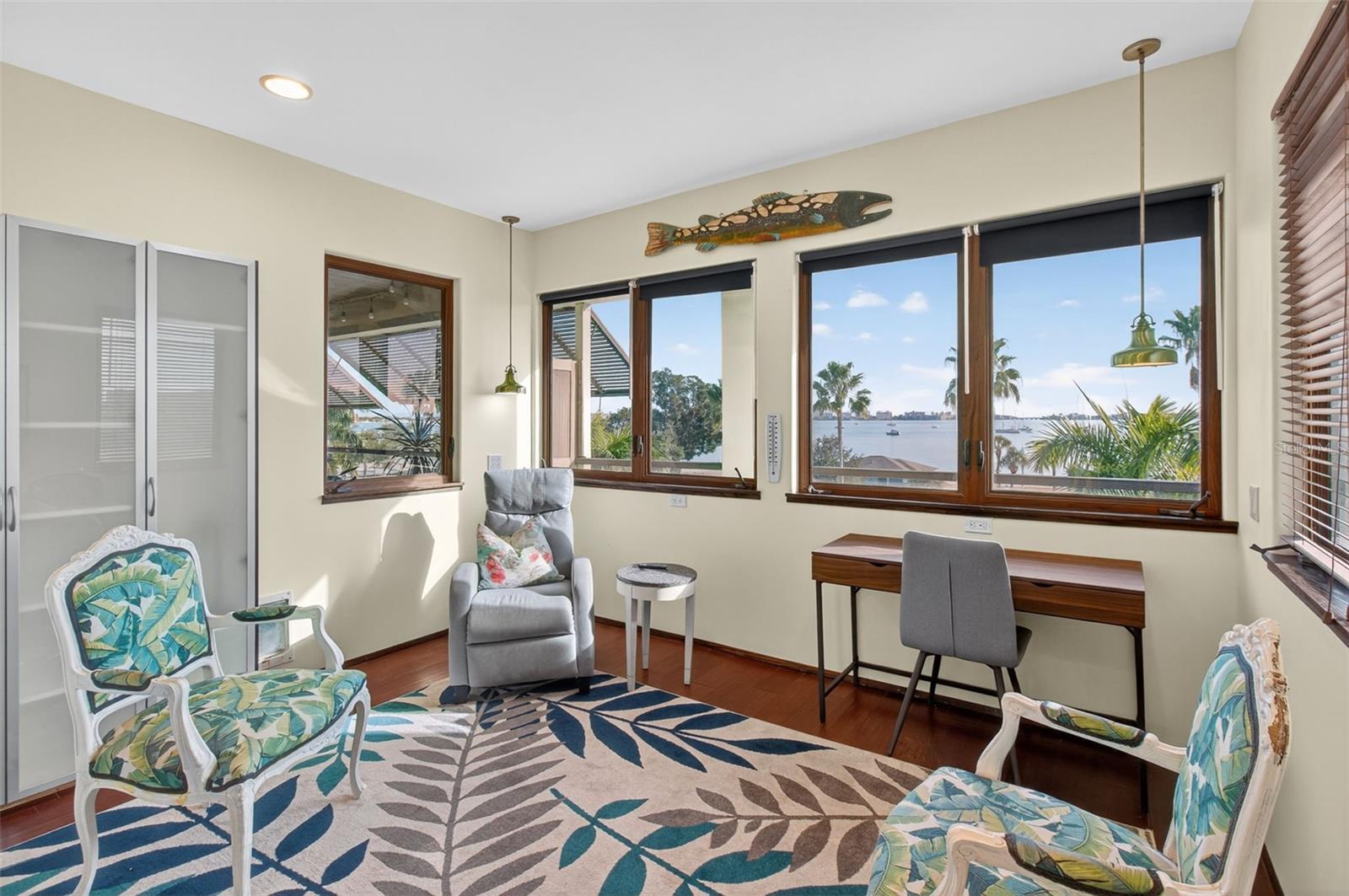 Image 67 of 100 For 5659 Shore Boulevard S