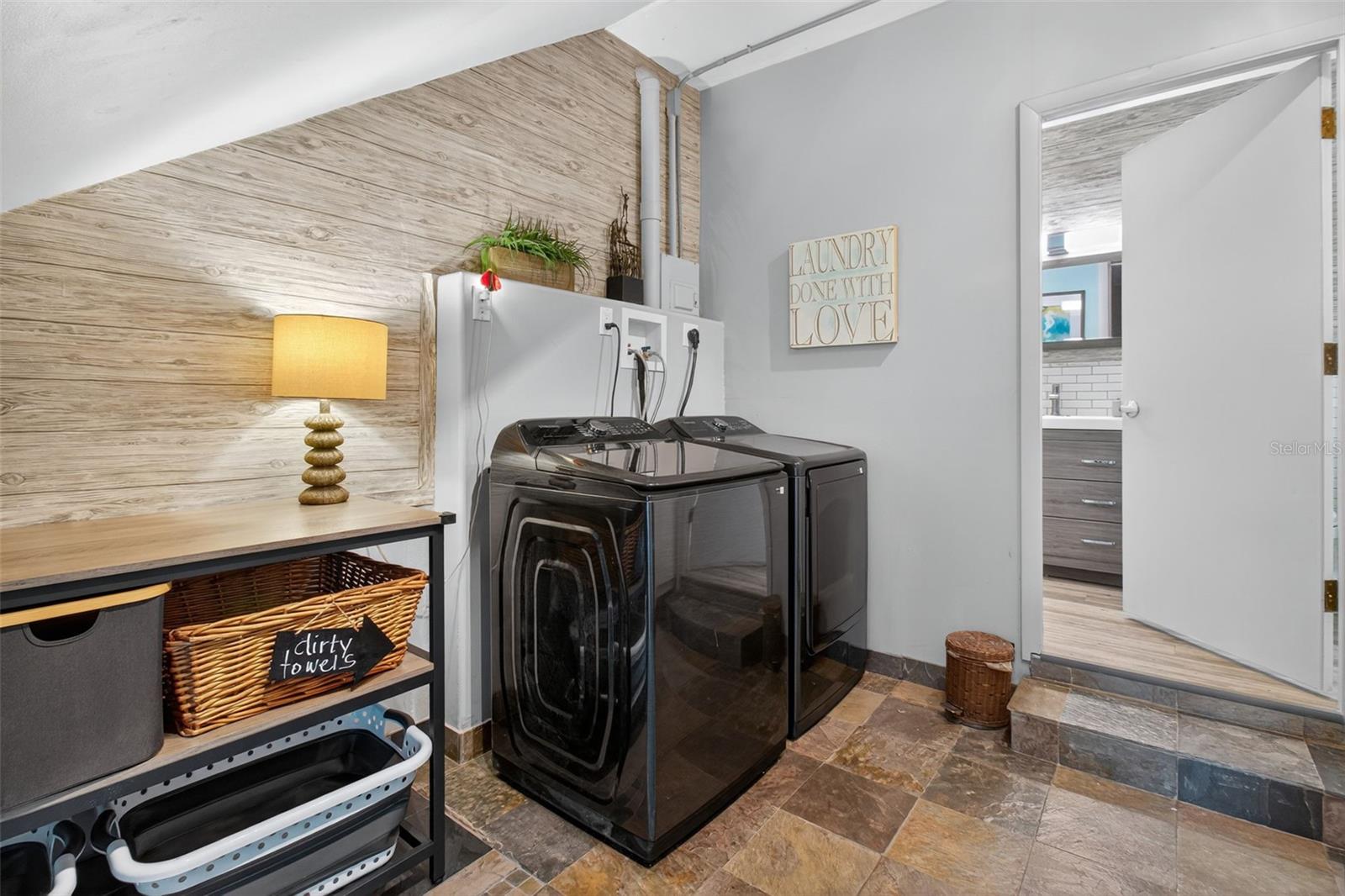 Image 77 of 100 For 5659 Shore Boulevard S